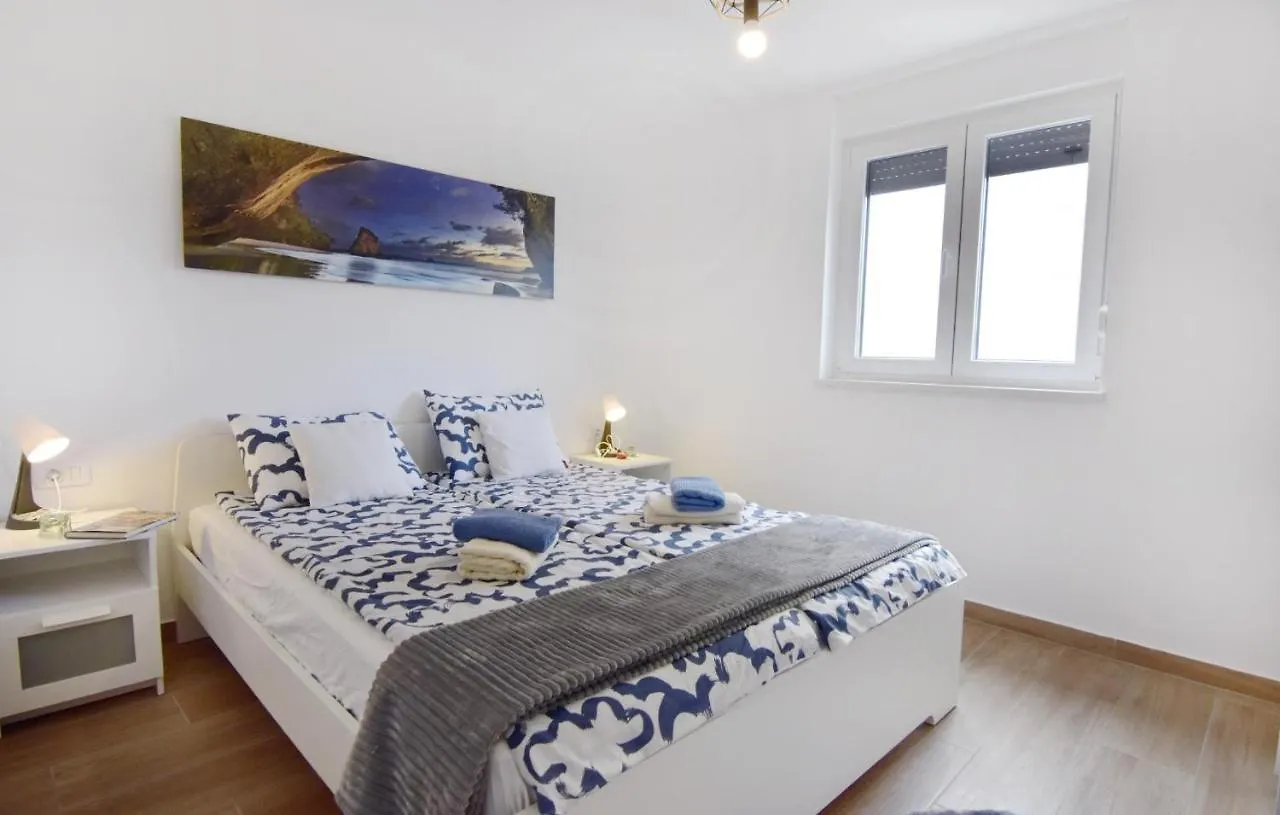 Apartments With A Parking Space Zambratija, Umag - 21176 Savudrija 0*,