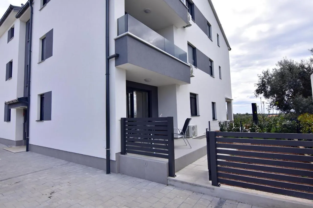 Apartments With A Parking Space Zambratija, Umag - 21176 Savudrija