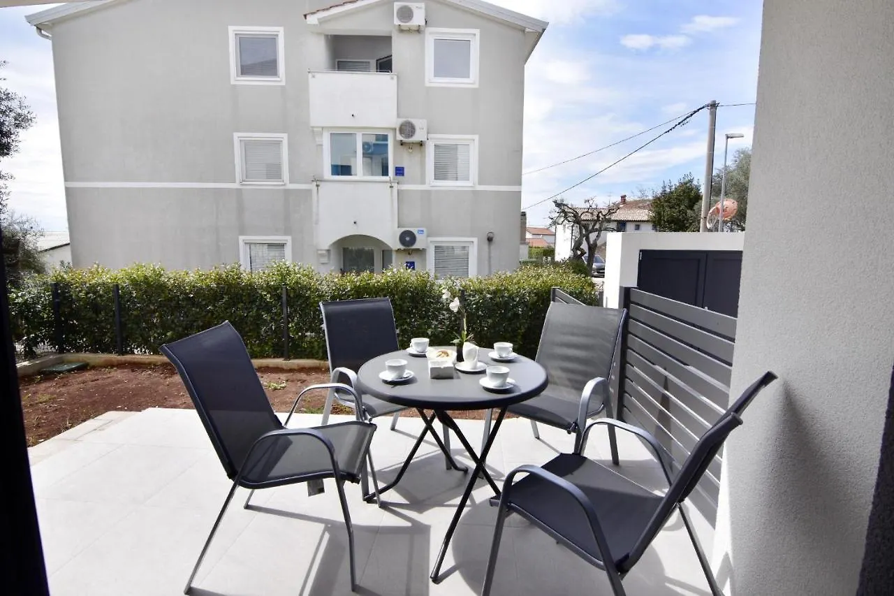 Apartments With A Parking Space Zambratija, Umag - 21176 Savudrija