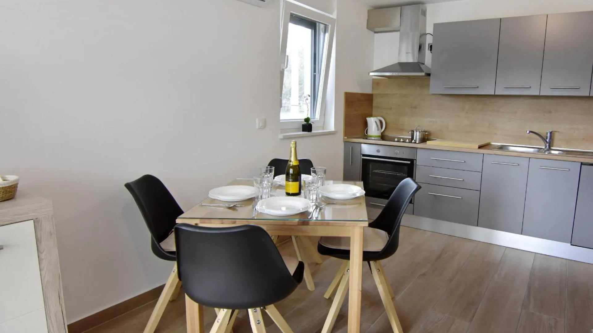 Apartments With A Parking Space Zambratija, Umag - 21176 Savudrija